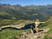 39 Dal Passo del Forcellino (2050 m) bella vista sul Lago di Pescegallo (1862 m)